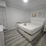 Puertas De La Catedral Apartment
