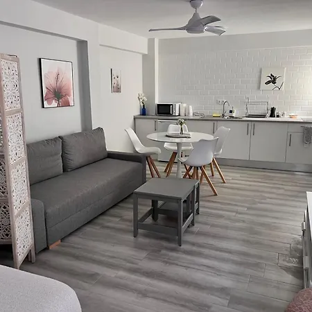 Puertas De La Catedral Apartment *