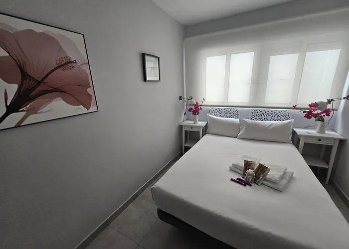 Puertas De La Catedral Apartment *