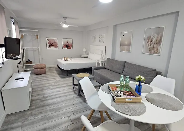 Puertas De La Catedral Apartment *